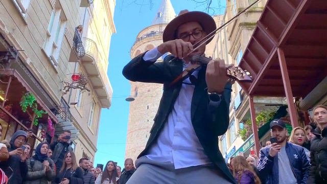 DANCE MONKEY Street Musician смотреть онлайн