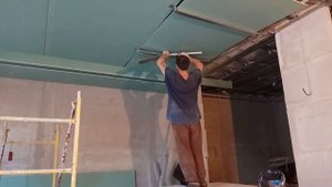 Как я креплю один ГКЛ на потолок