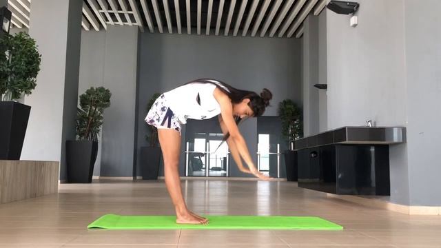 Quick Yoga Poses For Weight Loss | Mom’s Quick Solutions смотреть онлайн