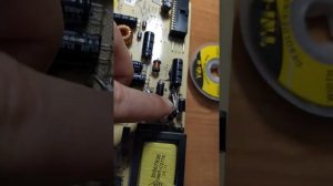 Телевизор.TOSHIBA 26DL833R не включается.