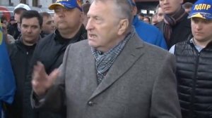 Владимир Жириновский встретил в Москве агитпоезд ЛДПР