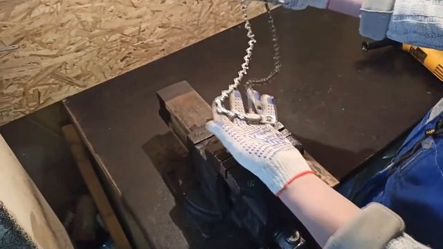 Не выбрасывайте старую цепь Ручная пила из цепи бензопилы Что можно сделать из старой цепи смотреть онлайн