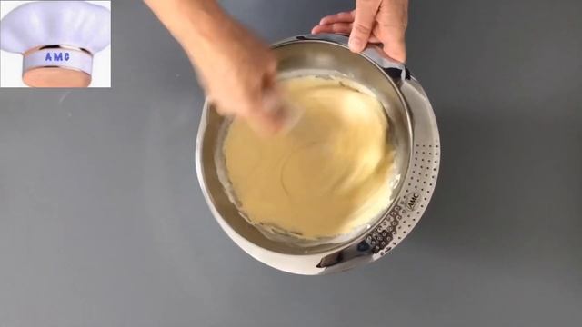 Заливной пирог с фаршем и зелёным луком