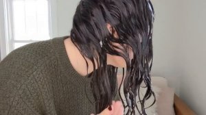 The Easiest Way To Use Mousse on Curly or Wavy Hair