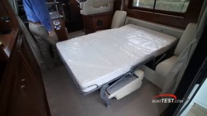 Моторная яхта Swift Trawler 44 в деталях на русском языке