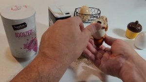 How to fill up salt and pepper shakers