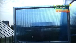 Интересная теплица с синим сотовым поликарбонатом! Теплица Капелька.