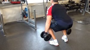 Приседания с гантелями в руках | Бедра и ягодицы