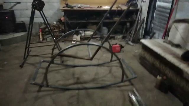 КРЕСЛО КАЧАЛКА ИЗ ПРОФИЛЬНОЙ ТРУБЫ. смотреть онлайн