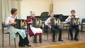 Лучше б ты не играла, гармонь