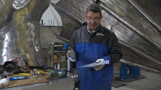 Cutting Metal The Easy Way. Makita JS3200 Power Shear.