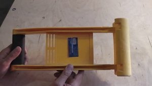 Как переносить листы фанеры 1525х1525. Удобное приспособление для переноса в одиночку.