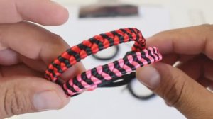 Пошаговое руководство по браслету, Как сплести браслет из атласных шнуров.