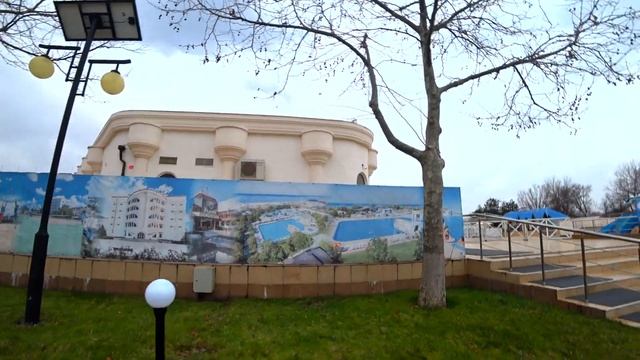 Дождливая Анапа. Бассейн санатория Эллада. смотреть онлайн