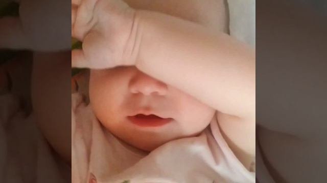 Ребенок пытается говорить, 6,5 месяцев.