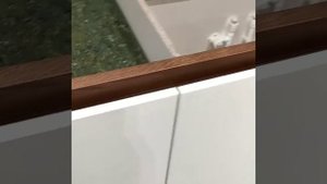 Встроенный холодильник, встроенная морозилка.