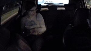 Ставит плохие оценки водителям Яндекс Такси.