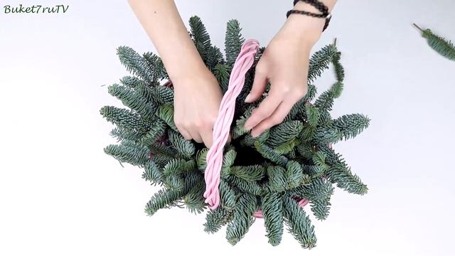 Зимний букет цветов в корзине своими руками. Букет из роз и гипсофилы. Мастер класс смотреть онлайн