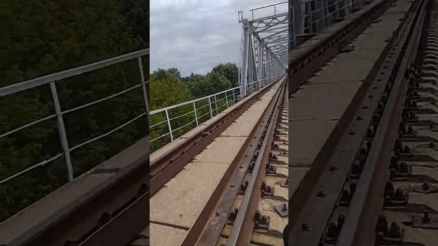 Преодоление крутого подъема в горку и проезд моста смотреть онлайн