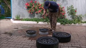 Покраска дисков 14  штампы в серебро баллончиком.