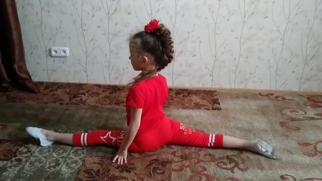 Гимнастика Злата Колобки?#гимнастика#Злата#красиваядевочка#Кохлеарнаяимплантация