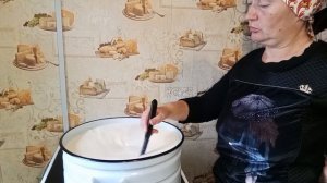 утро коровы,делаю брудерную,варим сыр