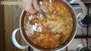 Закладываю мясо на кости в кастрюлю, варю...Получаю 3 блюда: щи, гречку с мясом, мясной паштет!