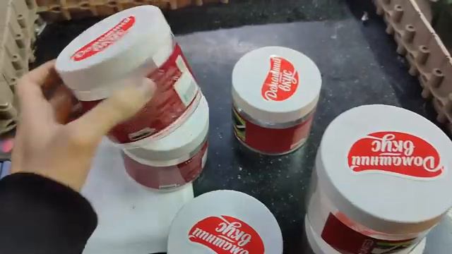 Нанесение двух этикеток (верх-боковая) на круглую тару этикетировочный автомат ЭМ-5ПрактикМ