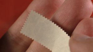 Как выровнять мятую почтовую марку