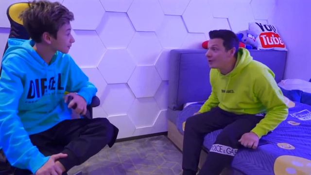 КАК СНИМАЛИ АРТУР И ДАВИД ХАГИ ВАГИ ВМЕСТЕ С А4 смотреть онлайн