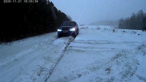 Subaru Outback и Great Wall Safe на снежной колее