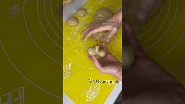 САМЫЕ ВКУСНЫЕ РОГАЛИКИ С ПОВИДЛОМ КОТОРЫЕ ПОЛУЧАТСЯ У КАЖДОГО / РЕЦЕПТ РОГАЛИКОВ ДЛЯ НОВИЧКОВ