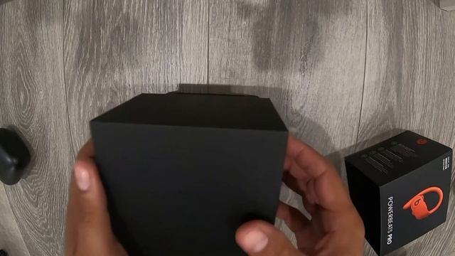 POWERBEATS PRO UNBOXING (RED) смотреть онлайн