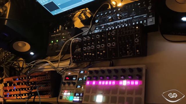 Storm of Visions - Behringer synths jam (Neutron, CAT, TD-3, Beatstep Pro) смотреть онлайн