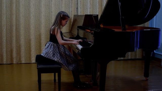 Шнайдер Алиса. П. Чайковский "Песенка без слов" смотреть онлайн