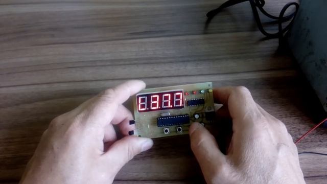 двухканальный контролер для инкубатора, с таймером переворота, и измерителем влажности