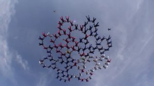 Парашютный спорт _ прыжок 114 россиян в 2017 г.mp4