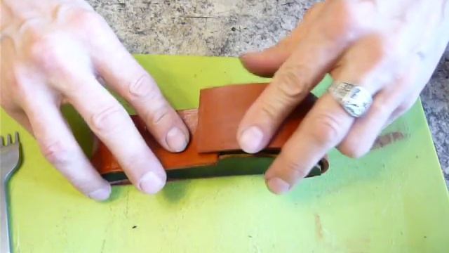 1. #футляр для очков. Детали для изготовления очёчницы. Чем окрашены #кожаные детали? смотреть онлайн