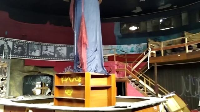 Заброшенная столовая-концертный зал санатория МО в Ялте, 16.04.2021, ч. 2.