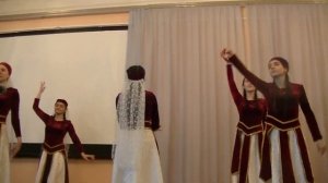 Танец армянских девушек