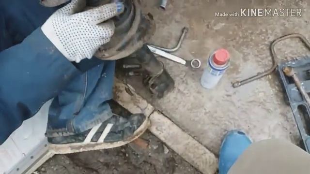 Рено Сценик 1. Замена пружин и опорных подшипников. смотреть онлайн