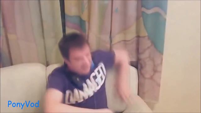 Актер топ командир! Актер бомбит! Актер танцует!