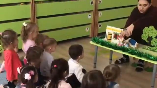 Развитие речи: Повторение сказки «Снегурушка и лиса» 2 младшая группа 9