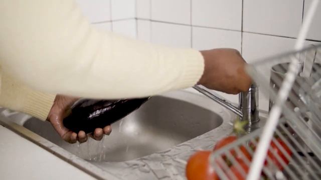 Как ИЗБАВИТЬСЯ ОТ ХИМИИ в овощах и фруктах смотреть онлайн