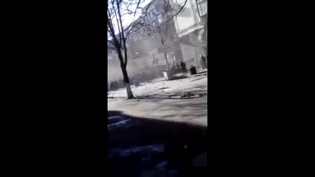 Ужас ! ГАЗ 3307 раздавил колону милиции Беркут смотреть онлайн