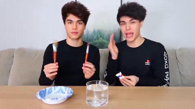 Веселые лайфхаки TikTok, чтобы сделать, когда вам скучно дома! (Часть 2)/ LICK HACKS BOYS смотреть онлайн