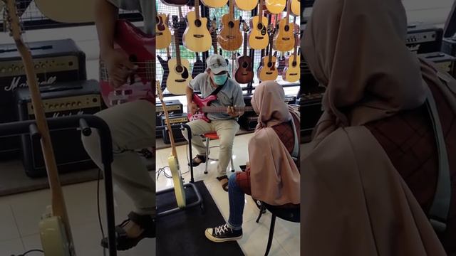 Apa Bagusnya Bass Cort ?#Short смотреть онлайн