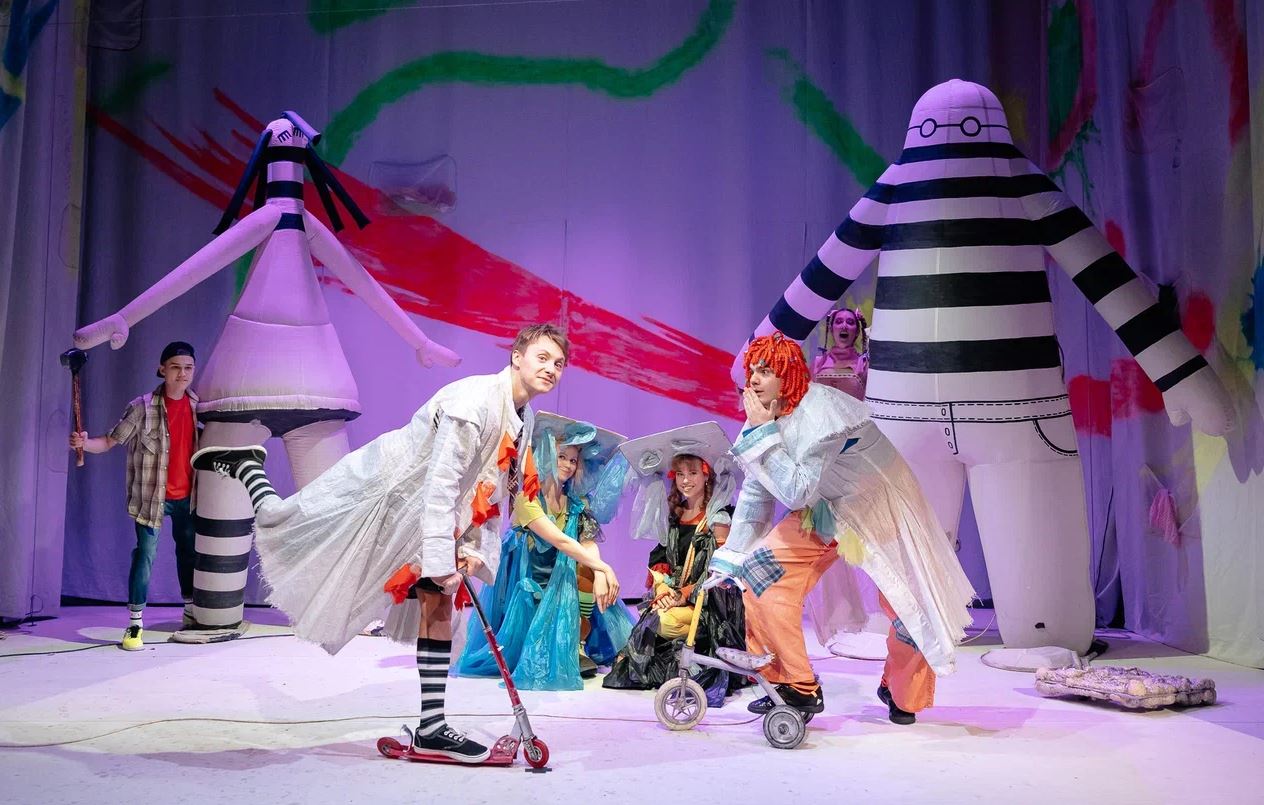 Спектакль «Вредные советы» в Театре на Трубной смотреть онлайн