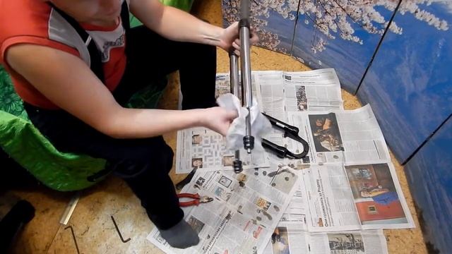 Разборка пружинно-масляной вилки. Устройство амортизатора.