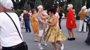 ЗАГУЛЯЛА... ТАНЦЫ В ПАРКЕ ГОРЬКОГО, ХАРЬКОВ.